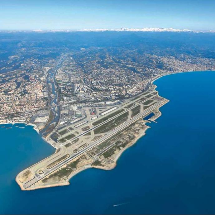 Book your flight to Nice